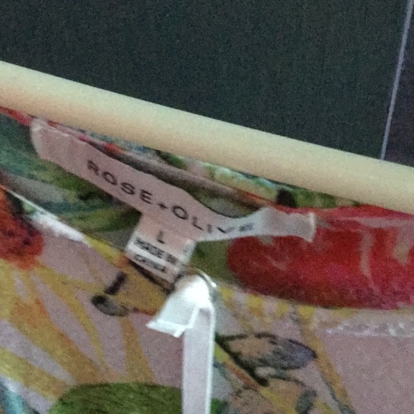 ROSE+OLIVE FLORAL TOP - Picture 3 of 4